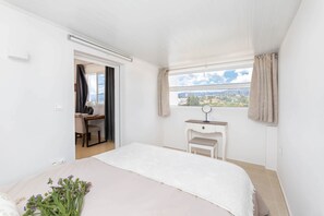 1 slaapkamer, een strijkplank/strijkijzer, wifi, beddengoed