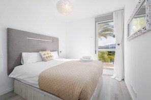 2 slaapkamers, een strijkplank/strijkijzer, gratis wifi, beddengoed