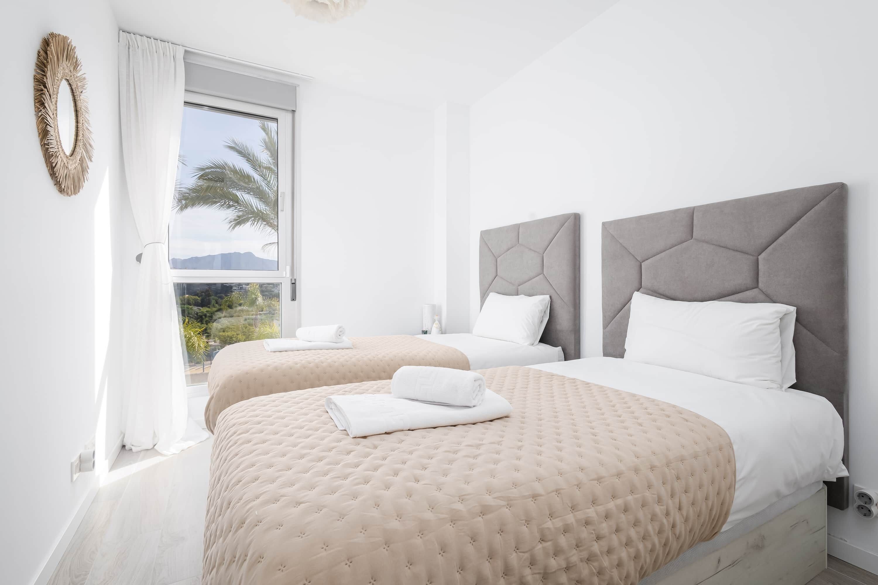 2 slaapkamers, een strijkplank/strijkijzer, gratis wifi, beddengoed