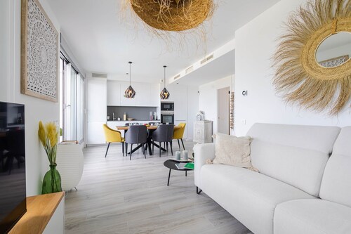 RDR488 - Stunning views and apartment Oceana Views