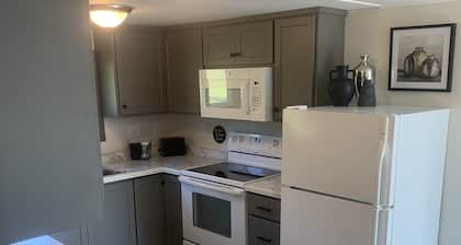 Cozy 2 Bedroom House Overlooking Little Sturgeon Bay