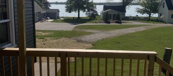 Cozy 2 Bedroom House Overlooking Little Sturgeon Bay