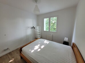 4 chambres, bureau, lit parapluie, Wi-Fi gratuit