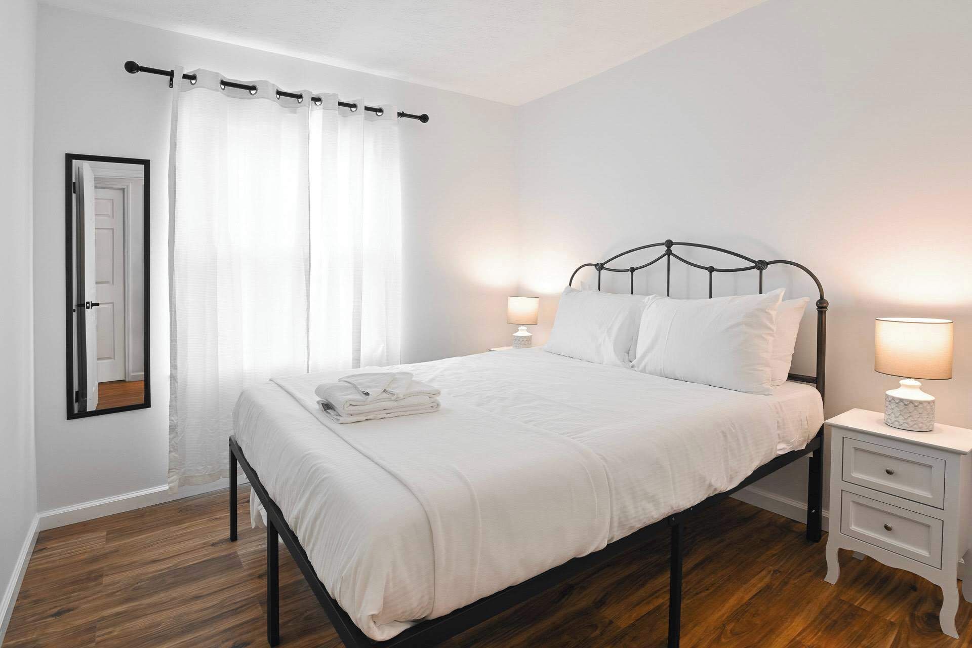 3 quartos, ferros/tábuas de passar roupa, Wi-Fi, roupa de cama