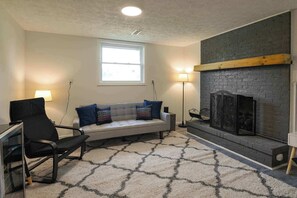 TV, peis og fotballspill