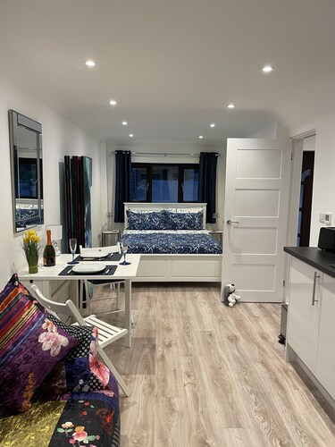 Studio Annie is the Most Relaxing Place to Stay With Free off Road Parking