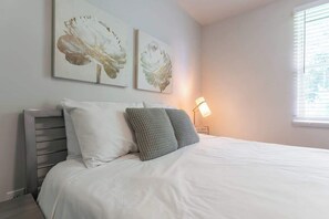 2 chambres, fer et planche à repasser, Wi-Fi gratuit, draps fournis