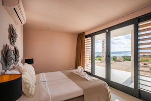 5 bedrooms, in-room safe, desk, iron/ironing board