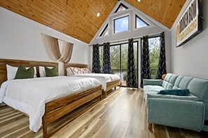 2 bedrooms, free WiFi, bed sheets, wheelchair access - Cal's Cottage- Brand New Build w/ Hot tub (Broken Bow)