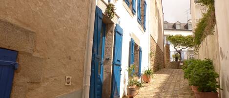 تفاصيل الفندق من الخارج