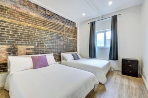 2 bedrooms, desk, iron/ironing board, free WiFi