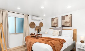 5 bedrooms, iron/ironing board, WiFi, bed sheets - Stunning Beachfront Haven P835-2 (Oceanside)