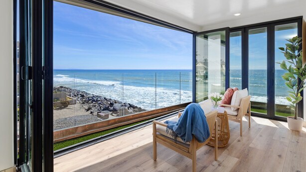 Unclassified image, 1 of 26, button - Pet Friendly Oceanfront Condo with a Spa P835-3 (Oceanside)