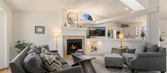 Charming Home w/ RV Parking | 30 mi. from RMNP!