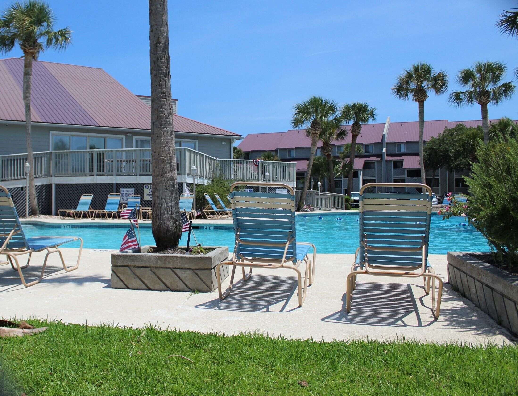3 BR Riverview condo~ On the Water Sunsets