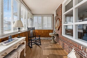 Interior - Harris Ave Hideaway | Private Deck | Near Marina (Hampton)