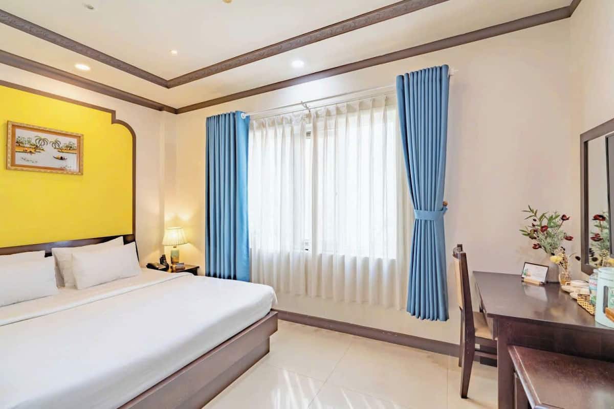 Standard Double Room | Premium bedding, in-room safe, desk, laptop workspace