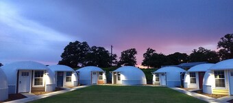 Country Dome Suites