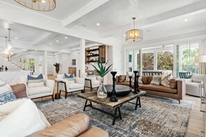 Smart TV, fireplace, table football, stereo - 1 Min. to Beach. Private Pool, LSV, Outdoor Fireplace, Elevator -Must See! (Santa Rosa Beach)