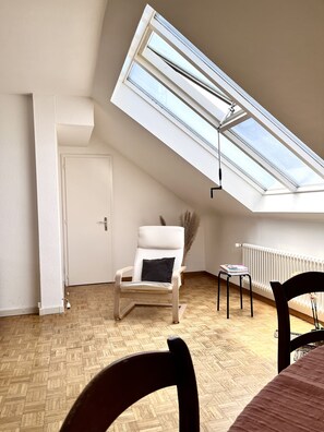 100-cm LED TV with digital channels, TV, Netflix - Service Loft in Central Geneva (Geneva)