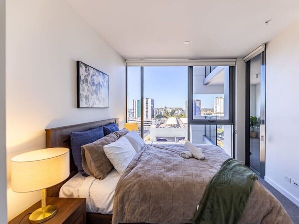1 habitación, escritorio, tabla de planchar con plancha y wifi gratis