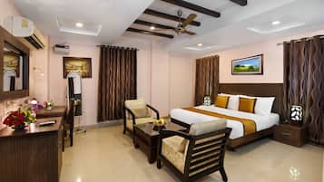 1 bedroom, in-room safe, iron/ironing board, free WiFi