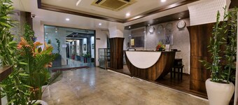 Le Crescent Hotel by Trot