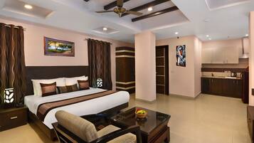 1 bedroom, in-room safe, iron/ironing board, free WiFi