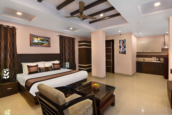 1 bedroom, in-room safe, iron/ironing board, free WiFi