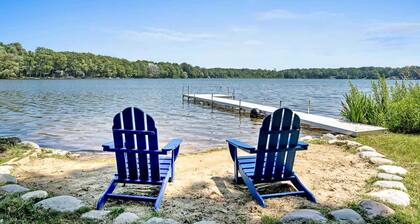 Dog-Friendly Idyllic Lakefront Home