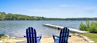 Dog-Friendly Idyllic Lakefront Home