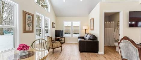 Tv, dvd-spelare, streamingtjänster och kontor