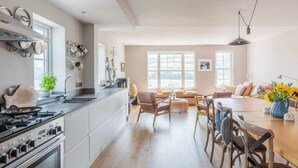Unclassified image, 5 of 38, button - 10 Buckley Street -  the perfect seaside haven, moments from the beach (Salcombe)