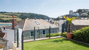 Unclassified image, 3 of 38, button - 10 Buckley Street -  the perfect seaside haven, moments from the beach (Salcombe)