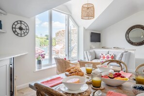 Dining - The Old Lobster Pot -  a beautiful, luxury waterfront cottage in the centre of Salome (Salcombe)