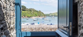 The Old Lobster Pot -  a beautiful, luxury waterfront cottage in the centre of Salome