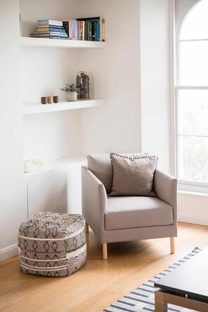 Interior - Upper Seaton -  a duplex apartment that sleeps 5 guests  in 3 bedrooms (Salcombe)