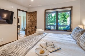 3 chambres, fer et planche à repasser, lit de bébé portatif, Wi-Fi