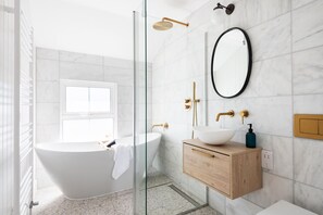 Hair dryer - Sanderling -  a  beautiful coastal home in the centre of Salcombe (Salcombe)