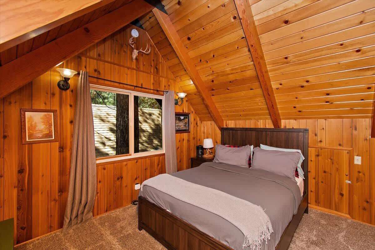 3 bedrooms, iron/ironing board, travel crib, WiFi