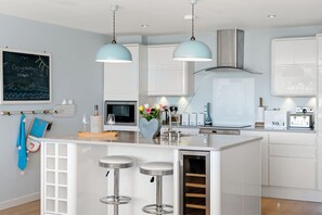 Kühlschrank, Ofen, Herdplatte, Geschirrspüler