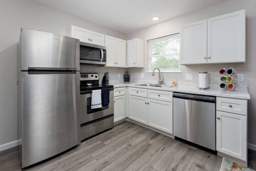 Hidden Haven- Central ILM Getaway