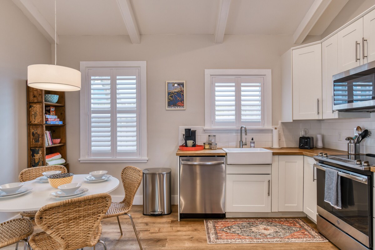 Photo 11 of Location! Stylish Downtown Cottage...Walk to everything!