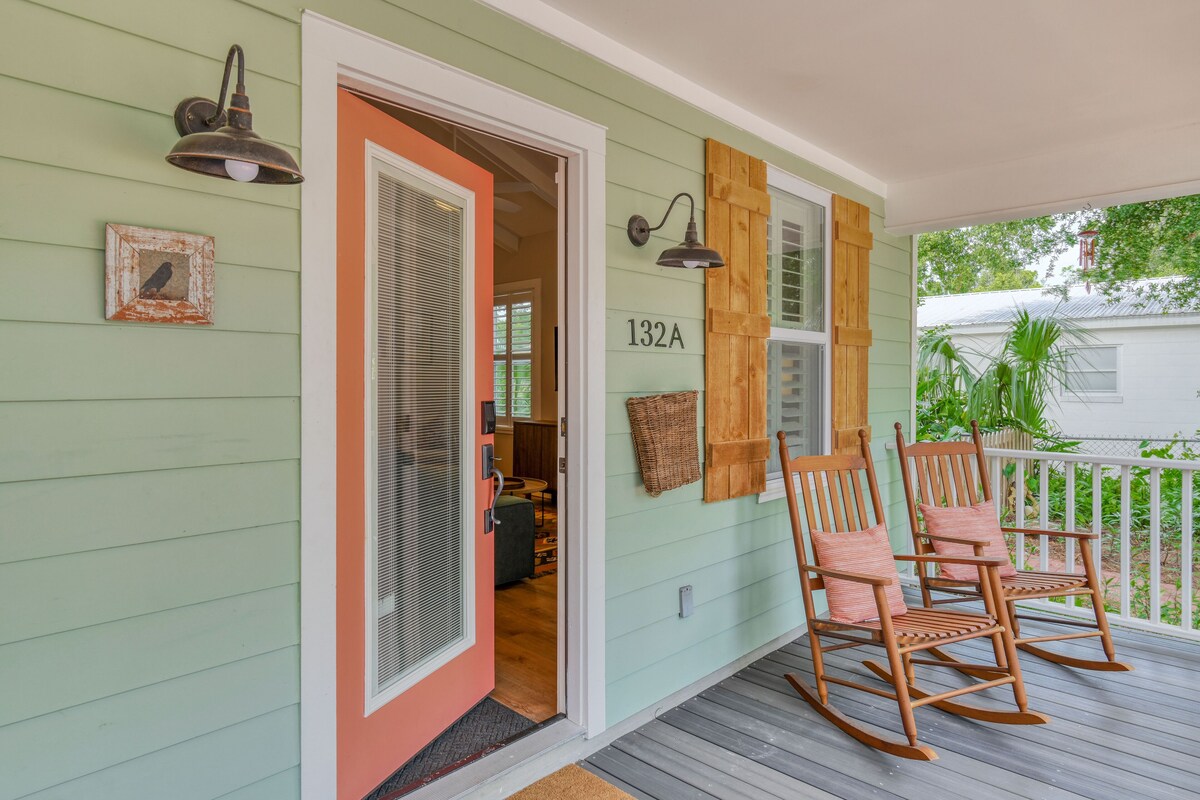 Photo 7 of Location! Stylish Downtown Cottage...Walk to everything!