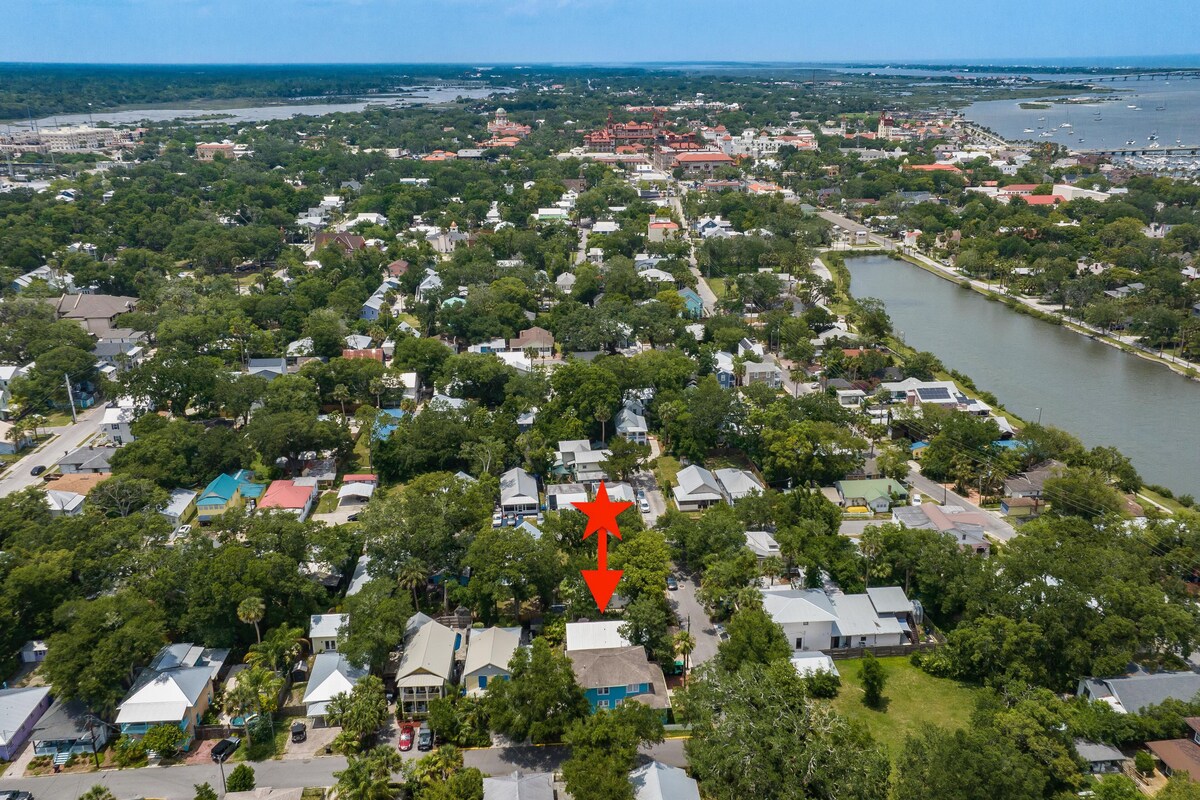 Photo 24 of Location! Stylish Downtown Cottage...Walk to everything!
