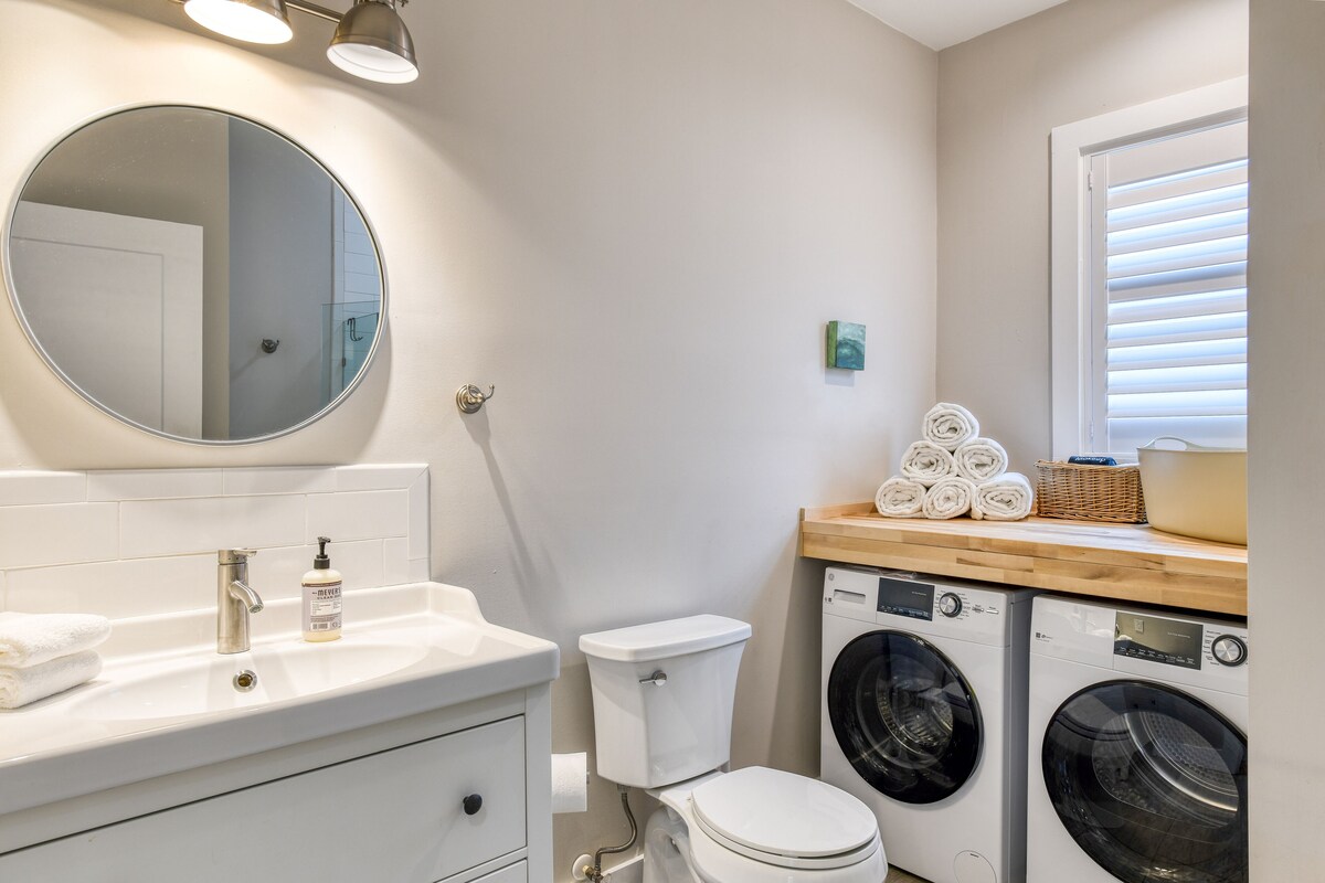 Photo 18 of Location! Stylish Downtown Cottage...Walk to everything!
