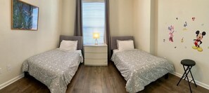 3 bedrooms, in-room safe, free WiFi, bed sheets