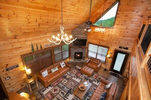 Smart TV, fireplace, stereo