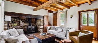 Lake front historic farmhouse on 5 acres, fenced and pet friendly!