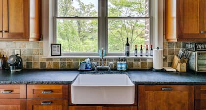Lake front historic farmhouse on 5 acres, fenced and pet friendly!
